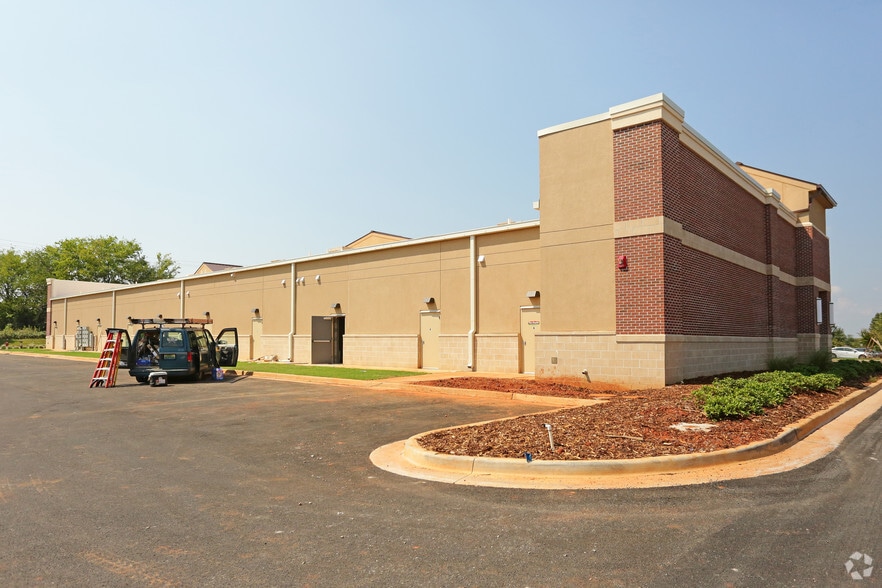 More Photos Of 4579 Wall Triana Hwy, Madison Unknown For Lease