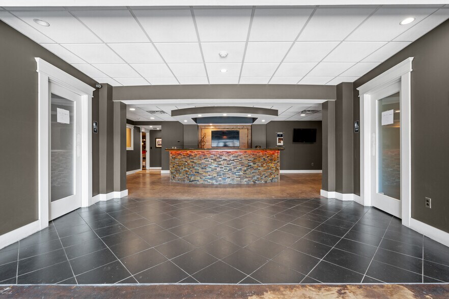 More Photos Of 2908 Epperly Dr, Del City Loft Creative Space For Sale