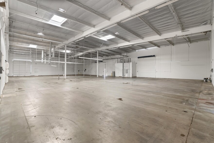 More Photos Of 6951 Oran Cir, Buena Park Warehouse For Lease