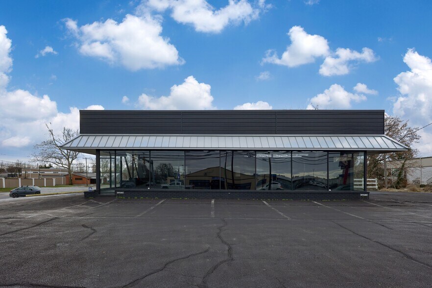 More Photos Of 1310 Manheim Pike, Lancaster Freestanding For Sale