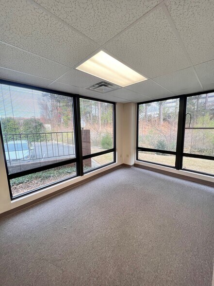 More Photos Of 7 Office Park Dr, Little Rock Office For Lease