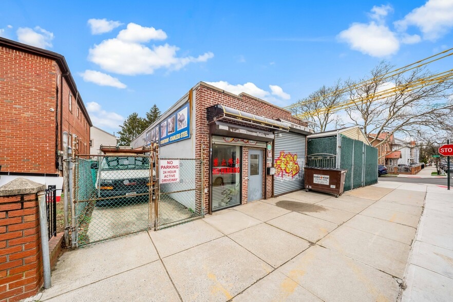 More Photos Of 2006 125th St, College Point Warehouse For Lease