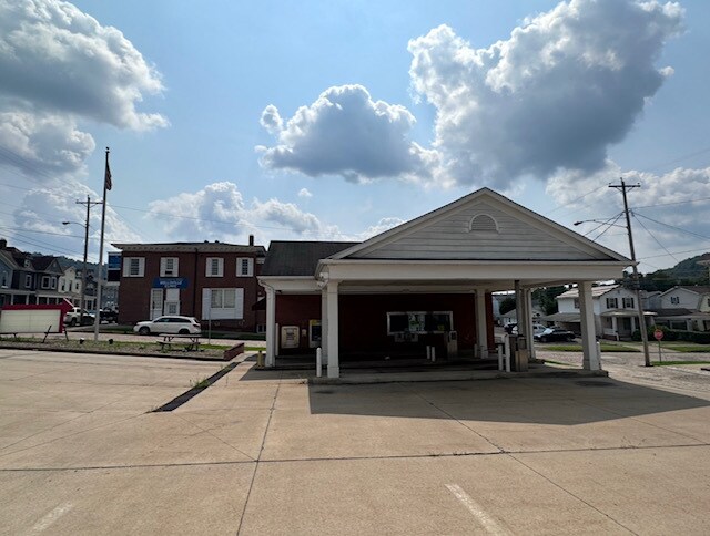 More Photos Of 565 Main St, Wellsville Office For Sale