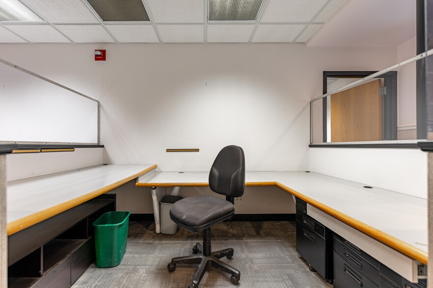 More Photos Of 5430 Saint Charles Rd, Berkeley Office For Sale