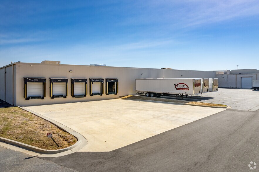 More Photos Of 2525 Pio Nono Ave, Macon-Bibb Warehouse For Lease