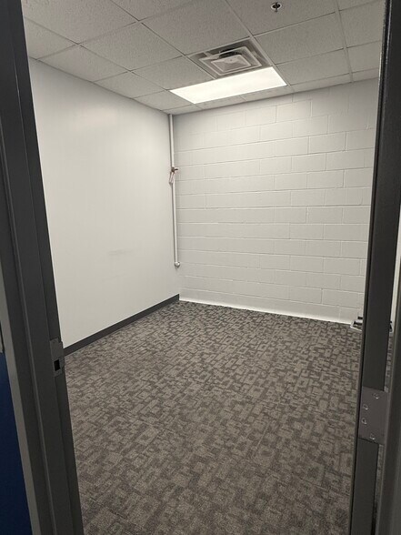 More Photos Of 2960 W Enon Rd, Xenia Flex For Lease