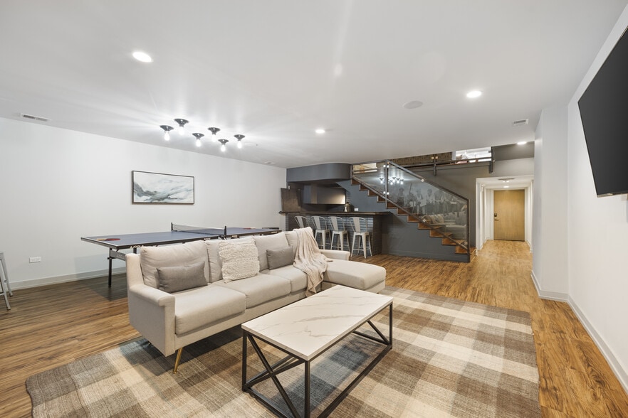More Photos Of 2521 N Halsted St, Chicago Apartments For Lease