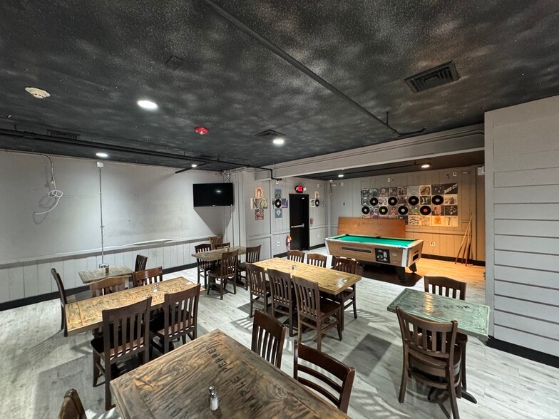 More Photos Of 388 Medford Ave, Patchogue Restaurant For Lease