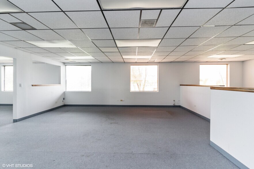 More Photos Of 675 E Irving Park Rd, Roselle Office Residential For Sale