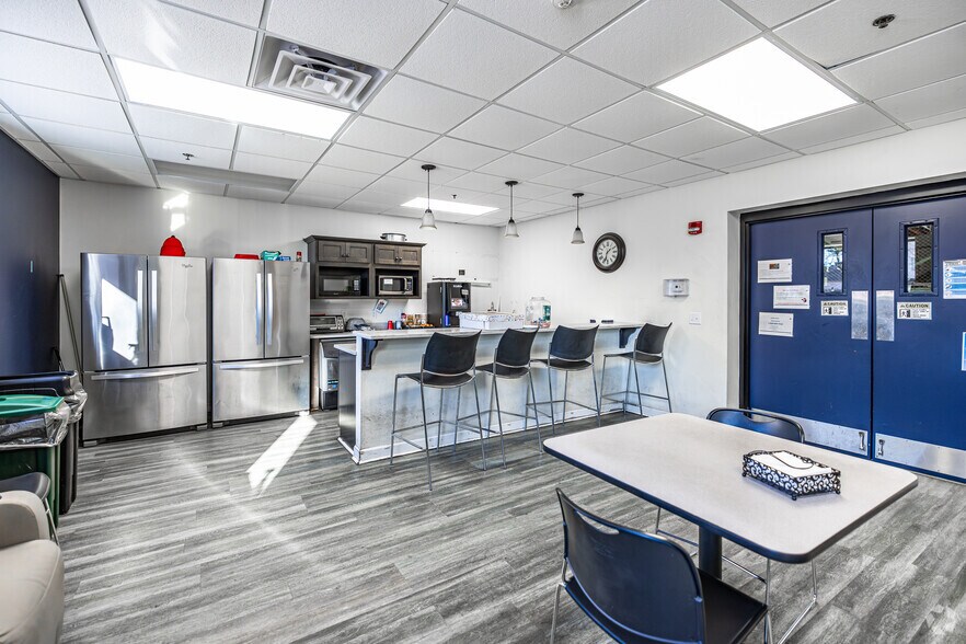 More Photos Of 110 Lincoln St, Johnson Creek Manufacturing For Sale