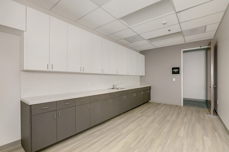 More Photos Of 4130 E Los Angeles Ave, Simi Valley Unknown For Lease