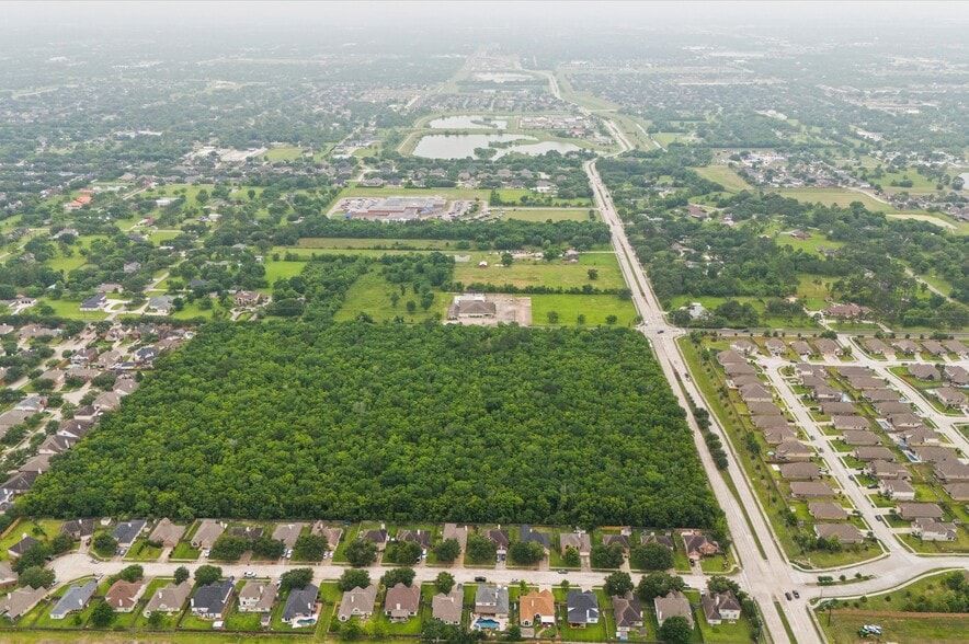 More Photos Of 4835 Magnolia Parkway, Pearland Land For Sale