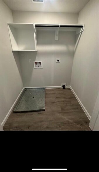 More Photos Of 501 Hines Ave, Willis Apartments For Sale