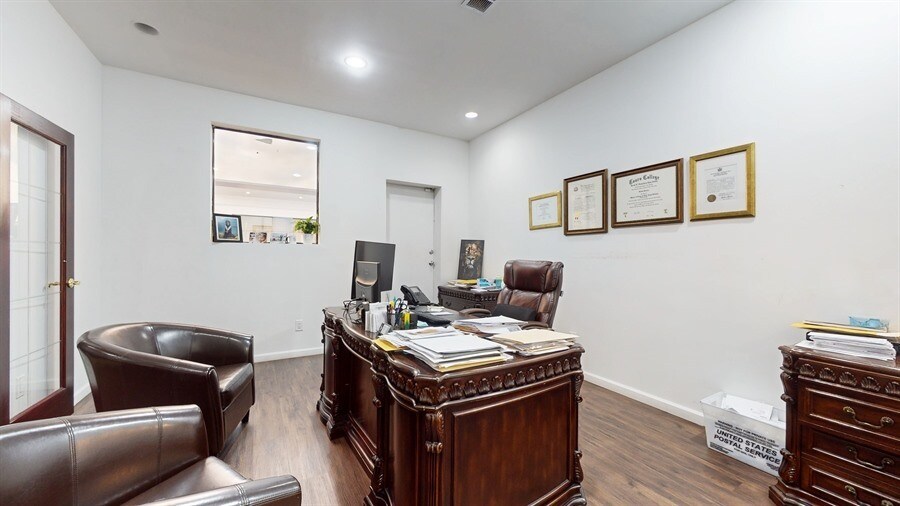 More Photos Of 26-32 Bond St, Westbury Loft Creative Space For Lease