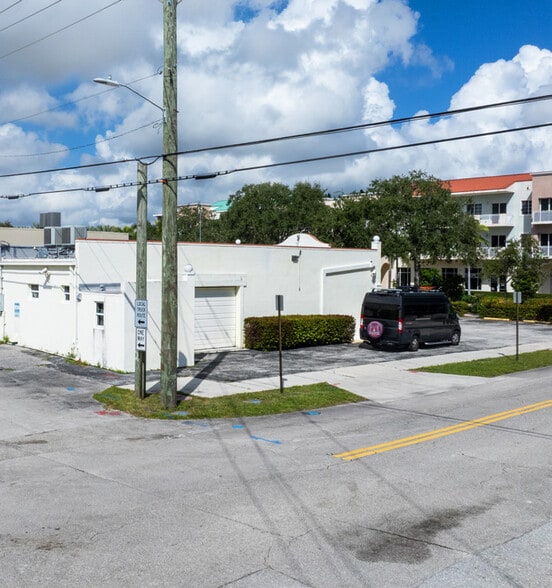 More Photos Of 800 Park Ave, West Palm Beach Storefront Retail Office For Sale