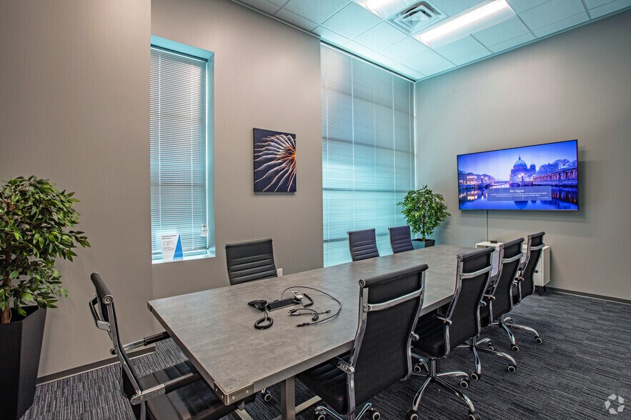 More Photos Of 2700 Louis Henna Blvd, Round Rock Warehouse For Lease