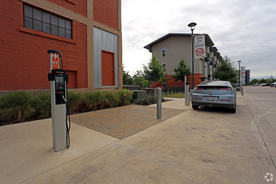 More Photos Of 423 Blue Star, San Antonio Apartments For Lease