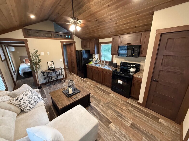 More Photos Of 10959 Highway 79 N, Buchanan Dormitory For Sale