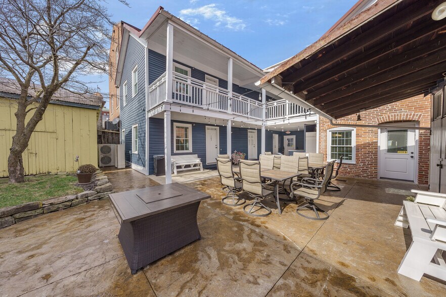 More Photos Of 208-210 Wharf St, Hermann Hospitality For Sale