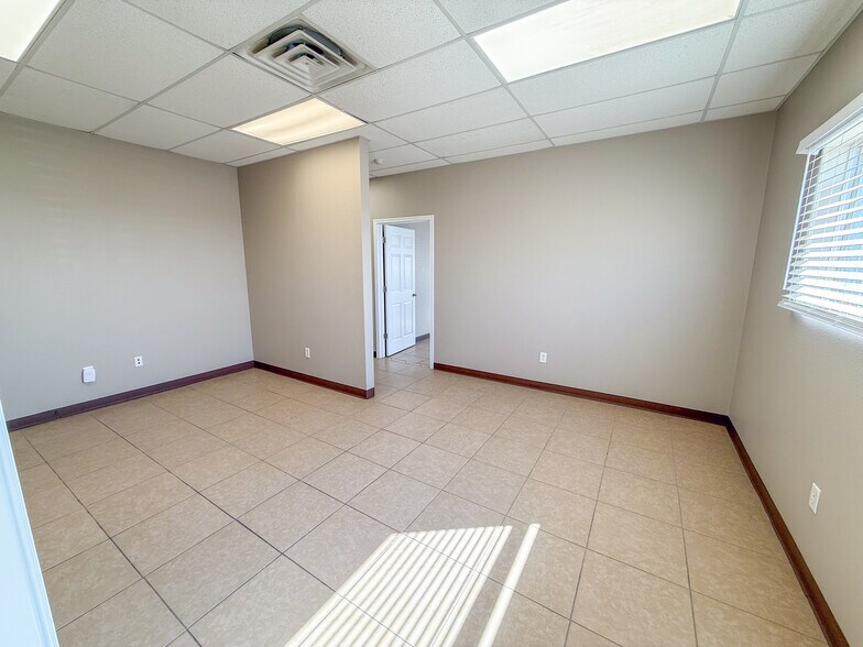 More Photos Of 12718 TX-191, Midland Warehouse For Lease