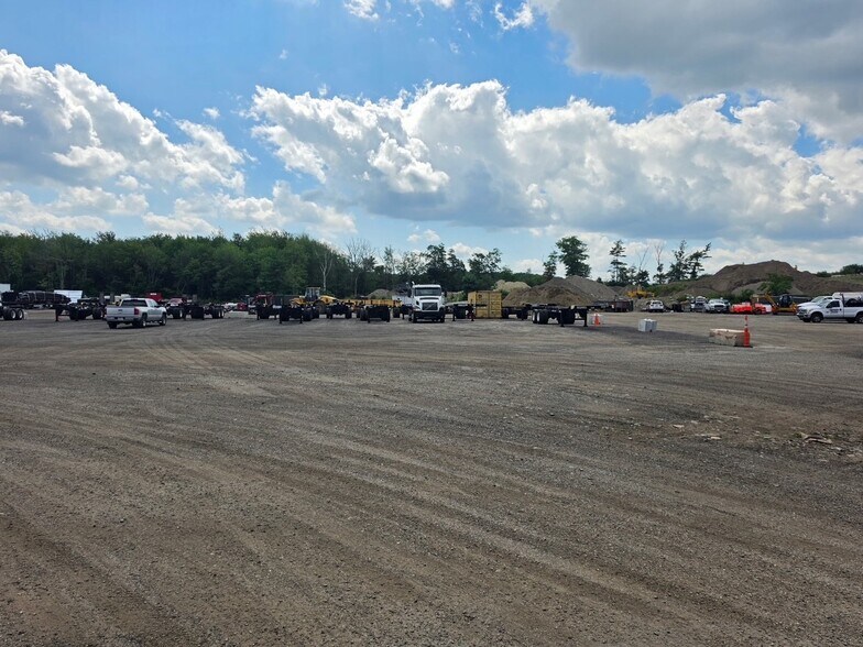 More Photos Of 944 Adams St, Abington Land For Lease