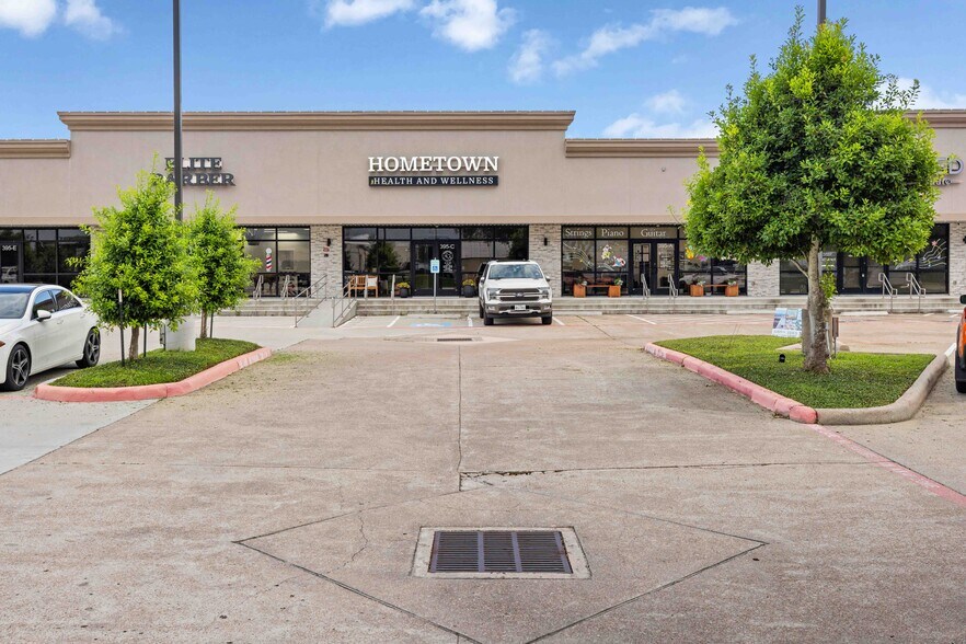 More Photos Of 395 Columbia Memorial Parkway, Kemah Storefront Retail Office For Lease
