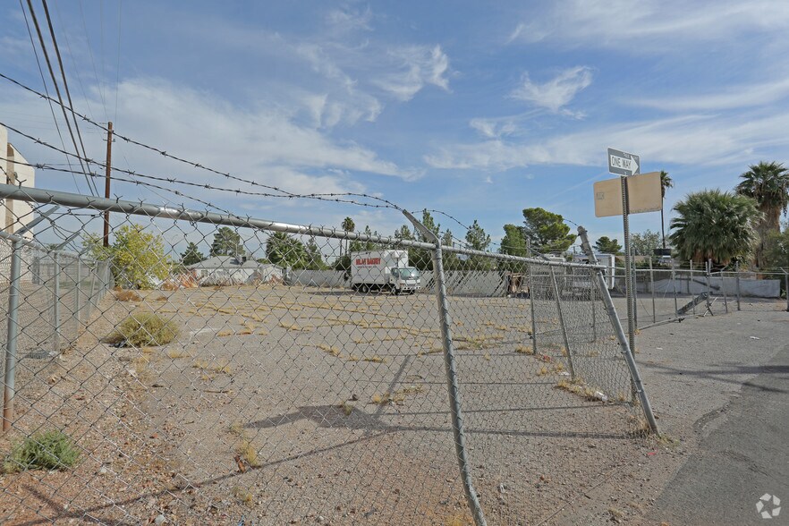 More Photos Of 1623-1625 Fremont St, Las Vegas Storefront Retail Office For Sale