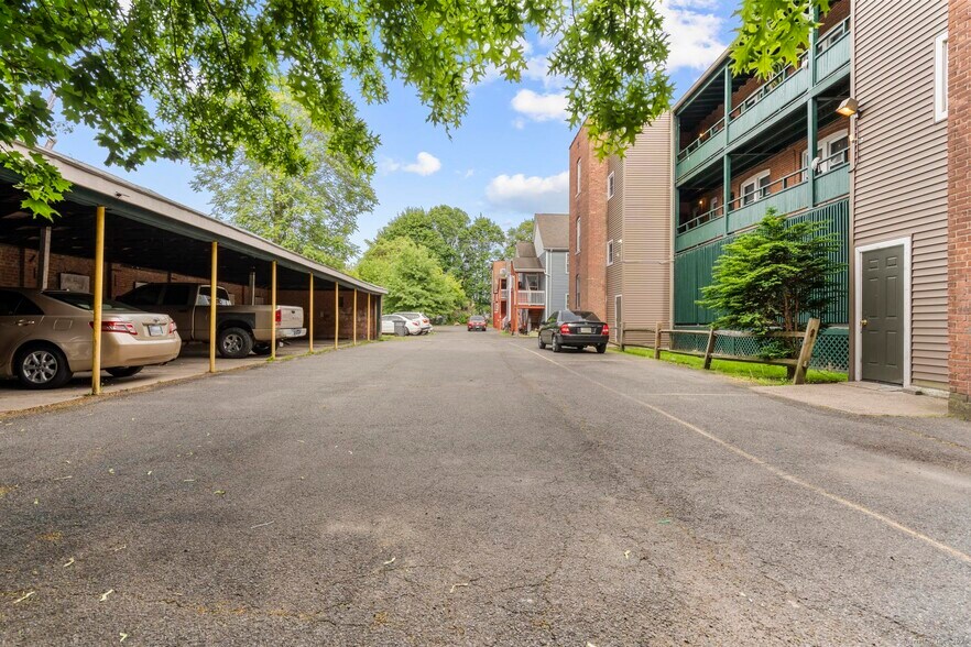 More Photos Of 36-38 School St, Hartford Apartments For Sale
