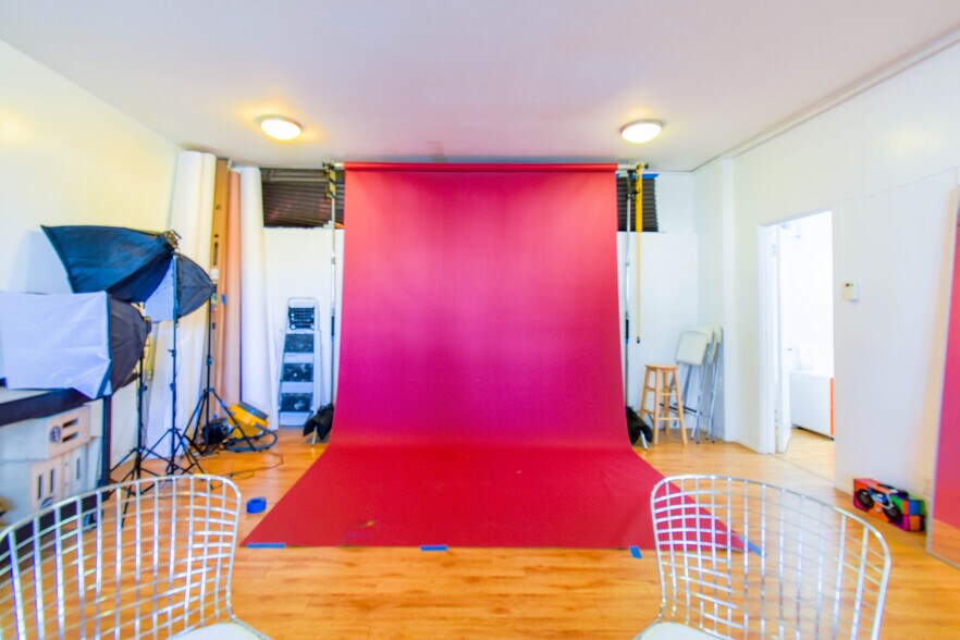 More Photos Of 2330 W 3rd St, Los Angeles Office For Sale