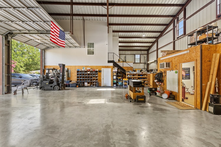 More Photos Of 4925 Ben Day Murrin Rd, Fort Worth Industrial For Sale