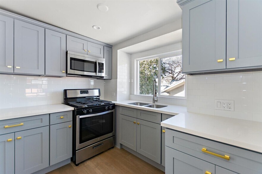 More Photos Of 1703 S Burlington Ave, Los Angeles Apartments For Sale