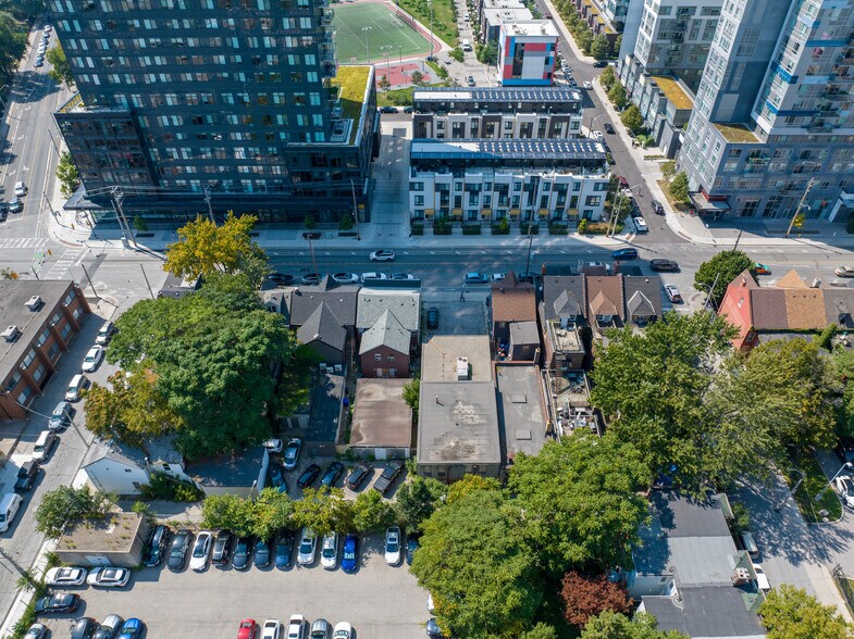 More Photos Of 99 River St, Toronto Storefront For Sale