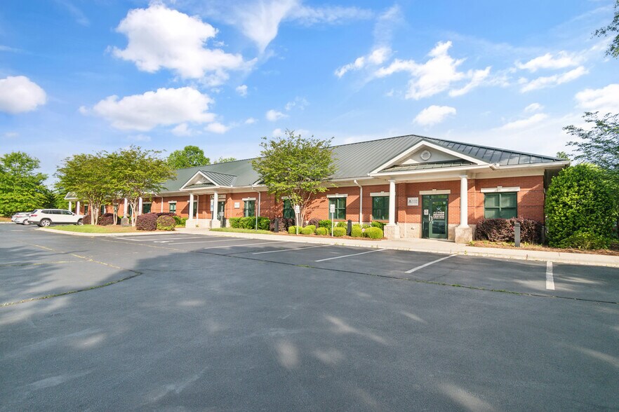 More Photos Of 13310 S Ridge Dr, Charlotte Medical For Sale