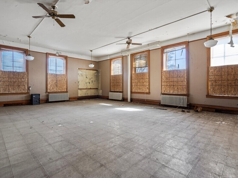 More Photos Of 453 Martin Luther King Jr. Blvd, Detroit Loft Creative Space For Sale