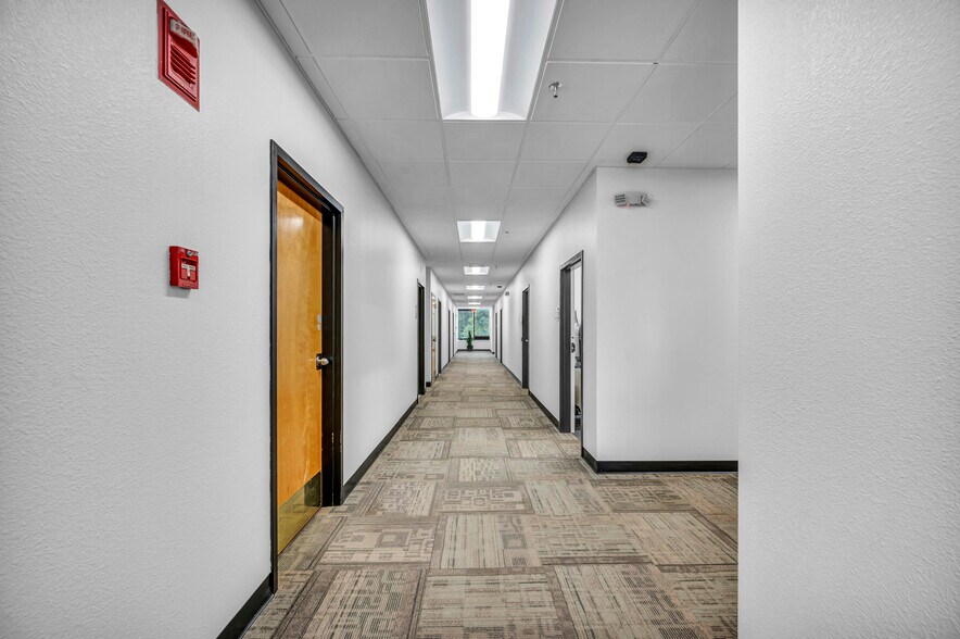 More Photos Of 290 Roberts St, East Hartford Office For Lease