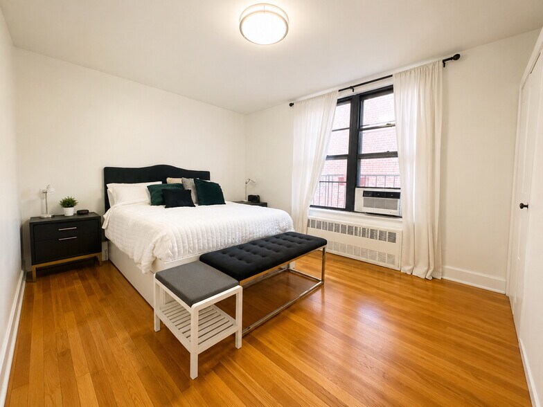 More Photos Of 4115 49th St, Sunnyside Apartments For Sale