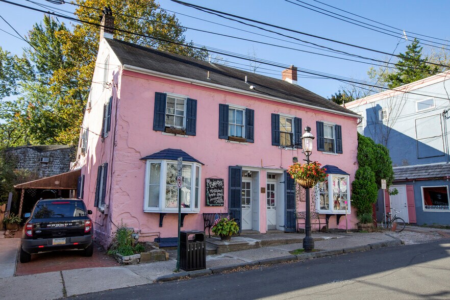 Primary Photo Of 11 W Mechanic St, New Hope Storefront Retail Residential For Sale