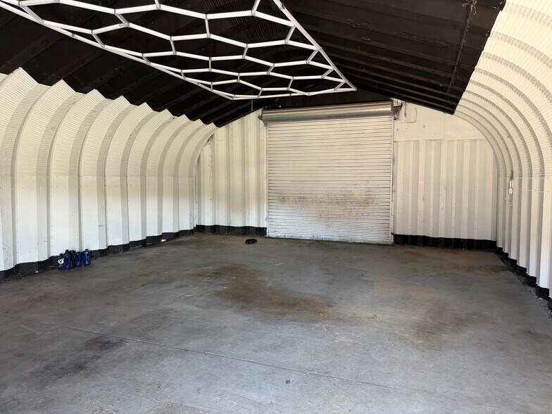 More Photos Of 62 NE Barnes St, Marietta Office For Lease
