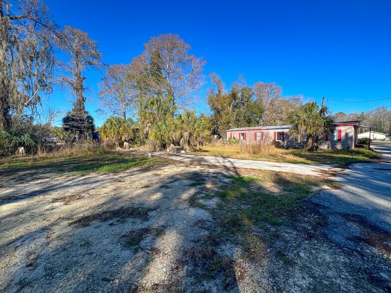 More Photos Of 8144 W Grover Cleveland Blvd, Homosassa Office For Sale