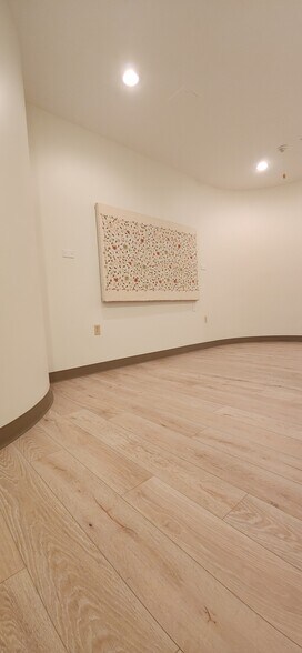 More Photos Of 166 Bunn Dr, Princeton Medical For Lease