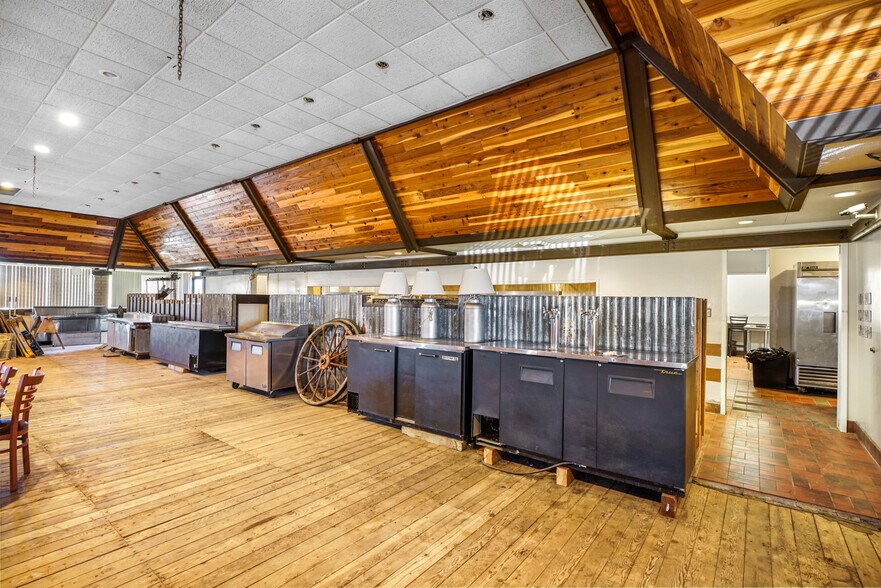Primary Photo Of 4070 Country Rd 89, Dunnigan Restaurant For Sale