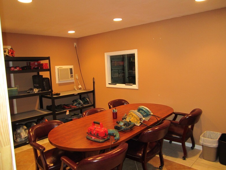 More Photos Of 2814 South St, Fort Myers Warehouse For Sale