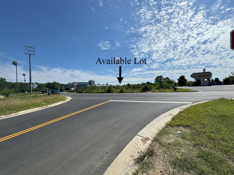 More Photos Of 6405 Dan Bell Ln, Woodford Land For Lease