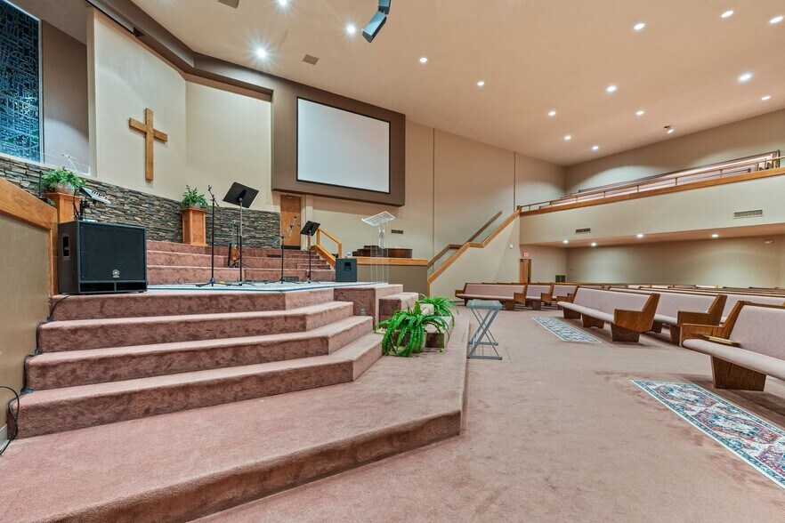 More Photos Of 1101 N Wheeler Ave, Sallisaw Religious Facility For Sale