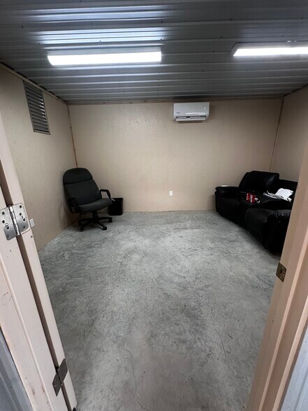 More Photos Of 52 Crawford Dr, Victoria Industrial For Lease
