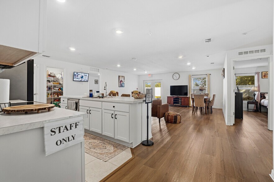 More Photos Of Licensed 6 Bed ALF, Ocala Assisted Living For Sale