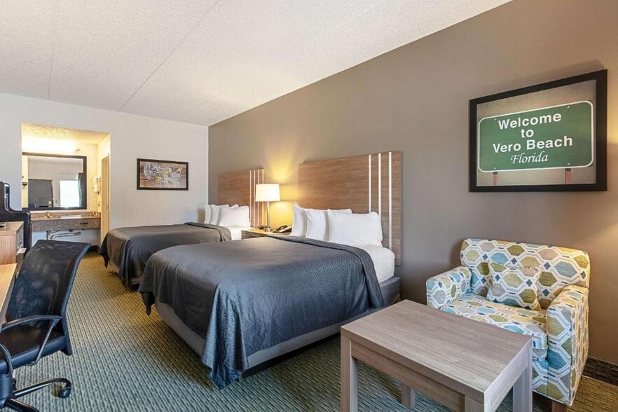 More Photos Of 950 US Highway 1, Vero Beach Hotel For Sale