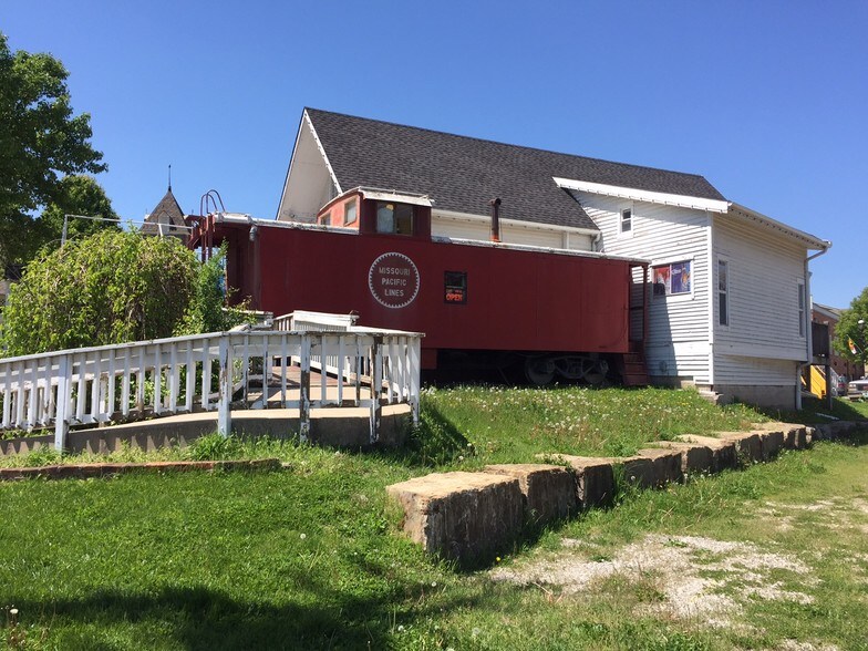 Primary Photo Of 100 S Main St, Parkville Restaurant For Sale