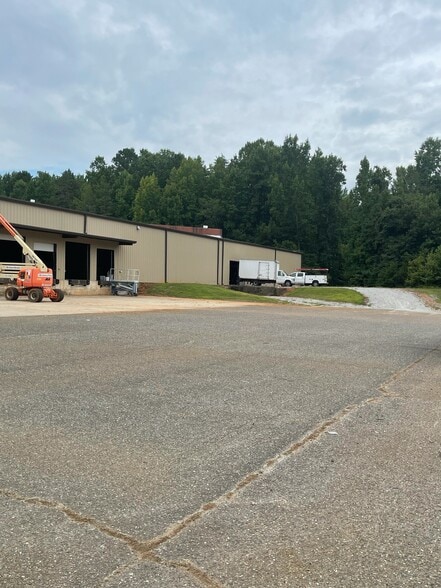 More Photos Of 201 Industrial Park Rd, Lincolnton Warehouse For Lease