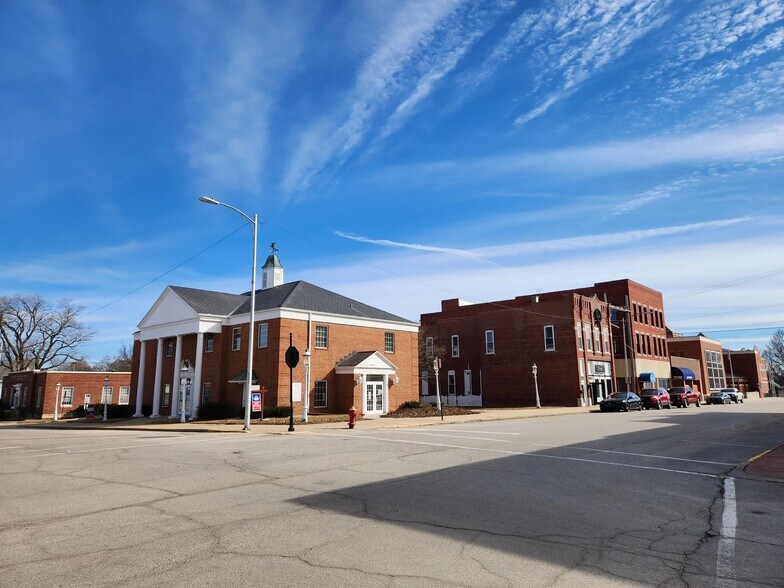 More Photos Of 3 E Wea St, Paola Office For Sale